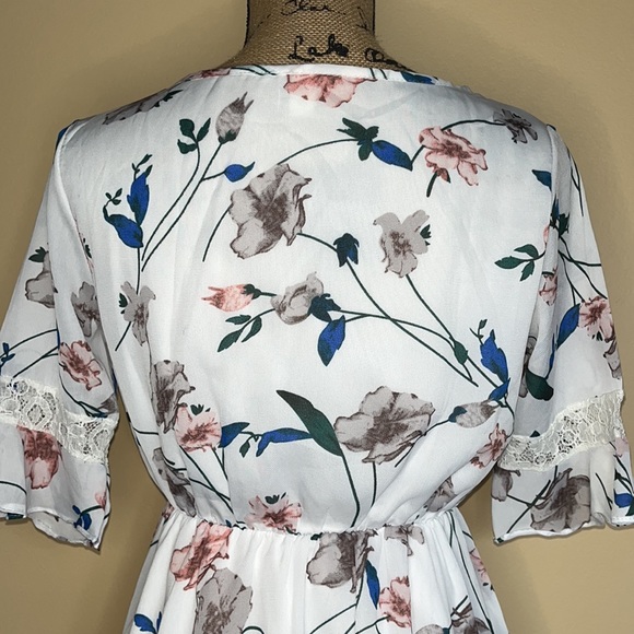 Floral Ruffled Dress - Picture 6 of 7